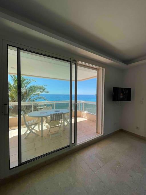Appartement Bord De Mer Avec Garage Menton Buitenkant foto