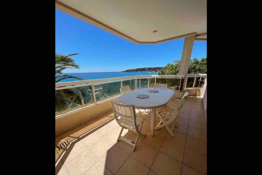 Appartement Bord De Mer Avec Garage Menton Buitenkant foto