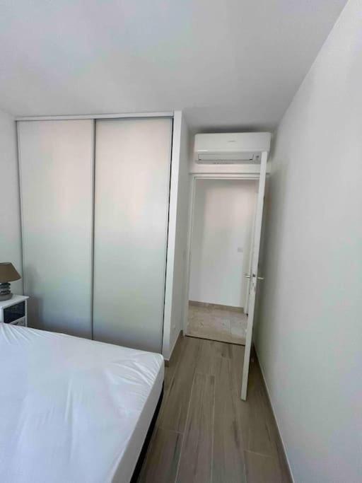 Appartement Bord De Mer Avec Garage Menton Buitenkant foto