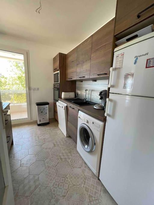 Appartement Bord De Mer Avec Garage Menton Buitenkant foto